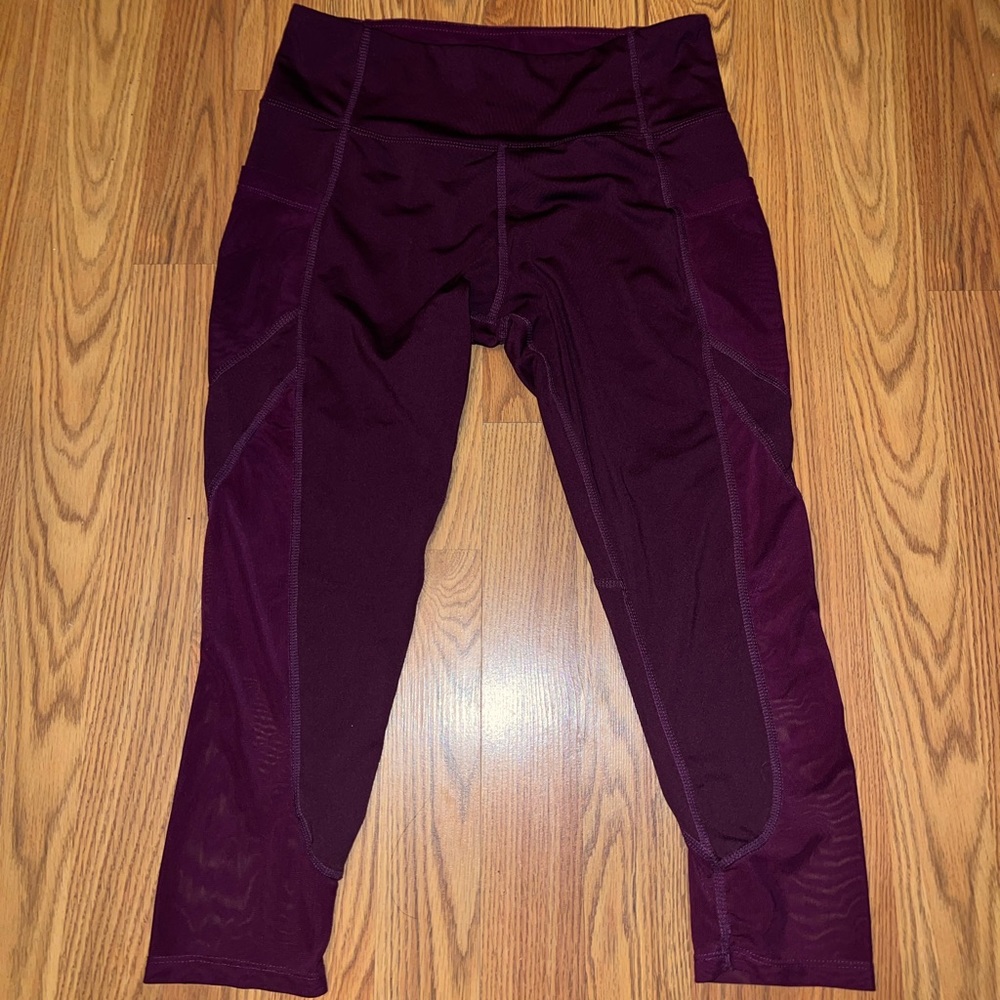 Cali workout leggings with side pockets and mesh siding